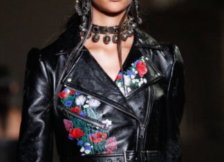 Fashion : Alexander McQueen Spring 2017 details