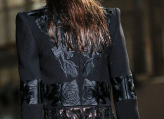 Fashion : Alexander McQueen Spring 2017 details