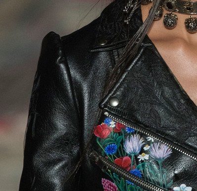 Fashion : Alexander McQueen Spring 2017 details
