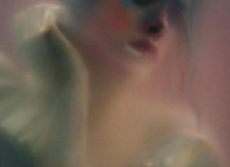 Fashion Editorial : Gaïa Orgeas by Rory Payne for Beauty Papers magazine.
Stylist:…