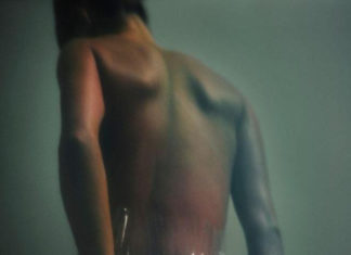 Fashion Editorial : Gaïa Orgeas by Rory Payne for Beauty Papers magazine.
Stylist:…