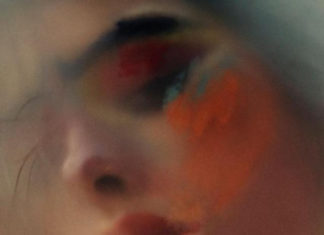 Fashion Editorial : Gaïa Orgeas by Rory Payne for Beauty Papers magazine.
Stylist:…