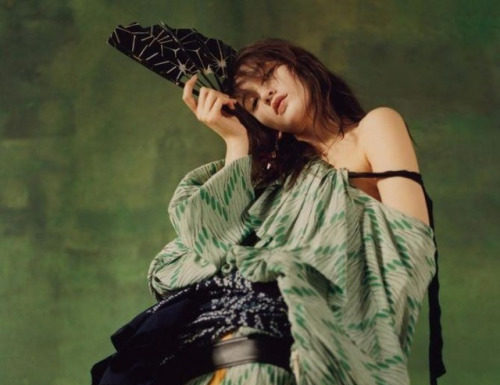 Fashion Editorial : ‘Átame’Mona Matsuoka by Chloé Le DrezenSolar Magazine Spring…