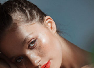 Fashion Editorial : “No Sun, Still Tan”
Yada Villaret photographed by…