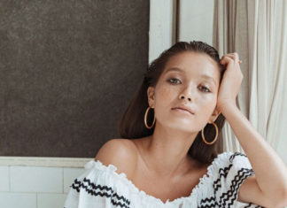 Fashion Editorial : “No Sun, Still Tan”
Yada Villaret photographed by…