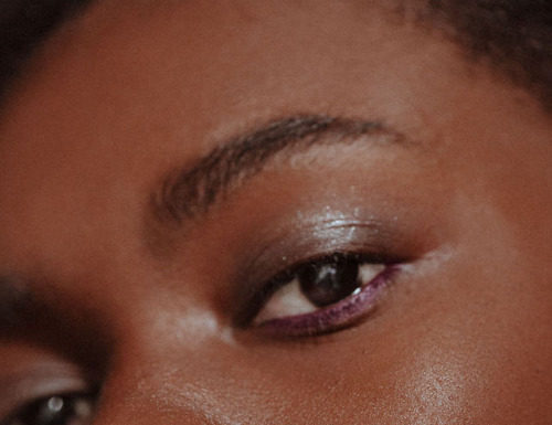 Fashion Editorial : “The Two-Step Holographic Eye”
Zuri Tibby…
