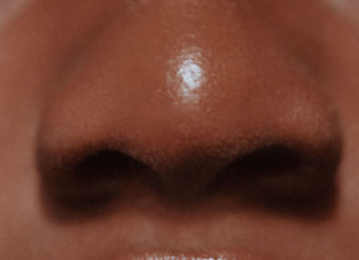 Fashion Editorial : “The Two-Step Holographic Eye”
Zuri Tibby…