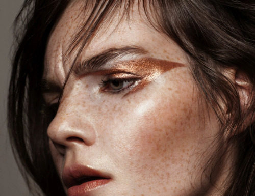Fashion Editorial : Georgina Udolf by Caroline Zenker for Lucy’s…