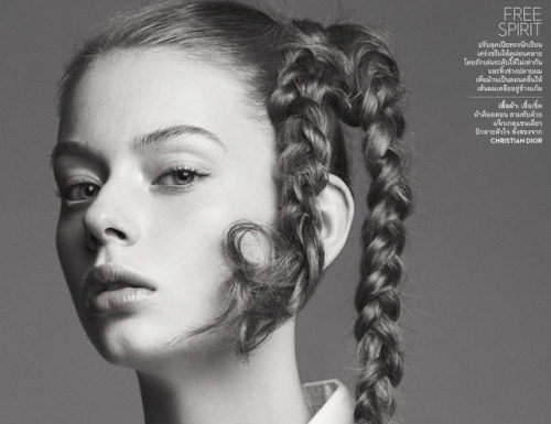 Fashion Editorial : “Knot’s Landing”
Lauren de Graaf by Natth…