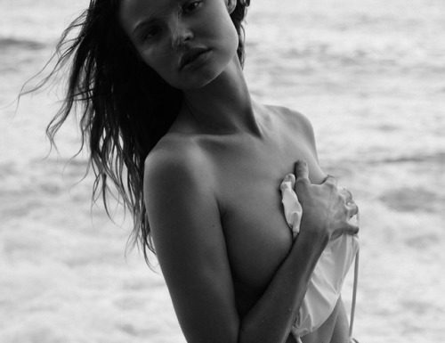 Fashion Editorial : Magdalena Frackowiak by Paul Bellaart for Harper’s Bazaar…