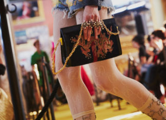 Gucci : Accessories in the Gucci Cruise 18 fashion show. A chain…