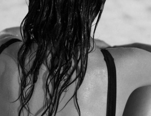 Fashion Editorial : “Sun-Tastic!”
Georgia Fowler by Bec Lorrimer for…