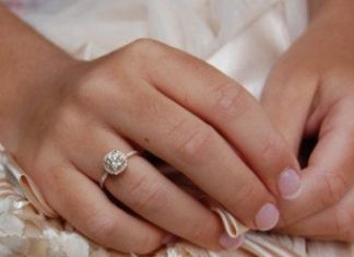 Luxury Jewelry 2017/2018 : 0.75ct Heart peach champagne rose gold diamond by EidelPrecious…