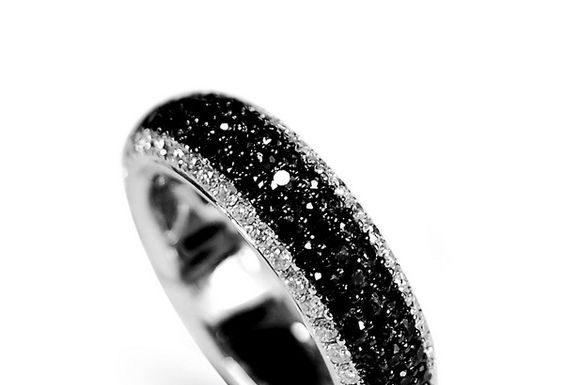 Luxury Jewelry 2017/2018 : 18CT White Gold Black Diamond Ring