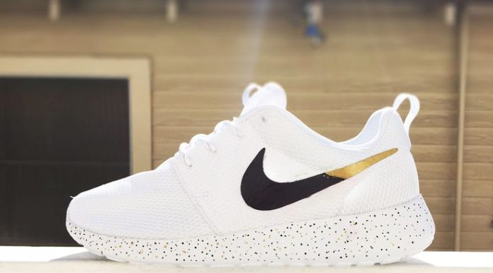 Best Baskets & Sneakers 2017/2018 : Custom Nike Roshe Run sneakers for women, All white, Black and Gold, Silver, specles, gold flakes, love, fashionable design Listing Stats