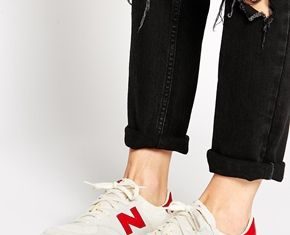 Best Baskets & Sneakers 2017/2018 : New Balance | New Balance – 300 – Baskets en daim – Blanc/rouge chez ASOS
