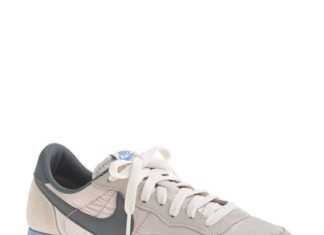 Best Baskets & Sneakers 2017/2018 : Nike® Vintage Collection Air Pegasus ’83 sneakers