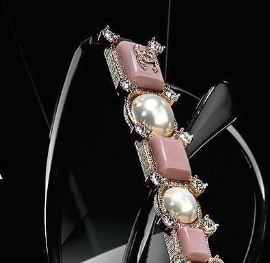 Best Summer Accessories 2017/2018 : Designer Women’s Apparel, Men’s Apparel, Shoes & Handbags – Saks.com