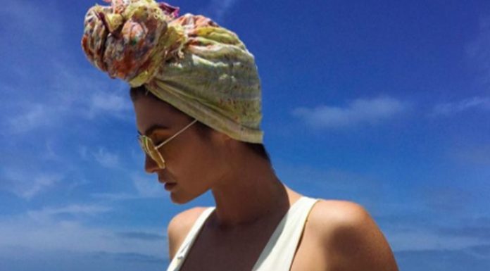 Best Swimsuits 2017/2018 : Will You Be Trying This Bold Swimwear Styling Trick?