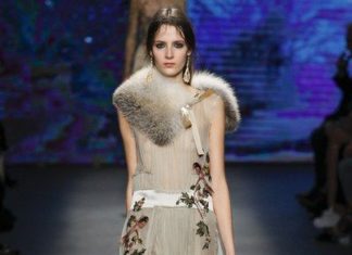 Fashion : Alberta Ferretti Fall 2016 Ready-to-Wear