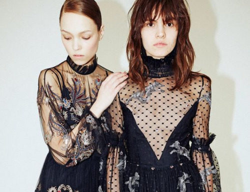 Fashion : Alena Akhmadullina Fall 2017 Ready-to-Wear