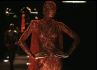 Fashion : Alexander McQueen Fall 1998 Ready-to-Wear