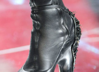 Fashion : Alexander McQueen Fall 2009 Ready-to-Wear