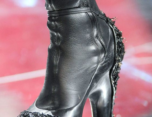 Fashion : Alexander McQueen Fall 2009 Ready-to-Wear