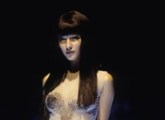 Fashion : Alexander McQueen Spring 1998 Ready-to-Wear