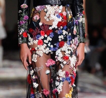 Fashion : Alexander McQueen Spring 2017 details