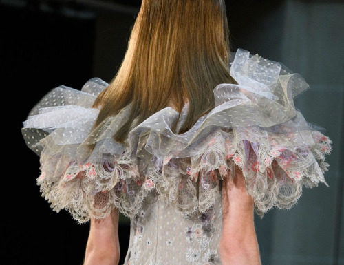 Fashion : Alexis Mabille Couture AW 2016
Posted by x