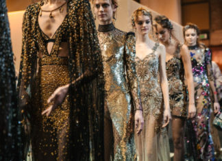 Fashion : Backstage at Alexander McQueen FW16.