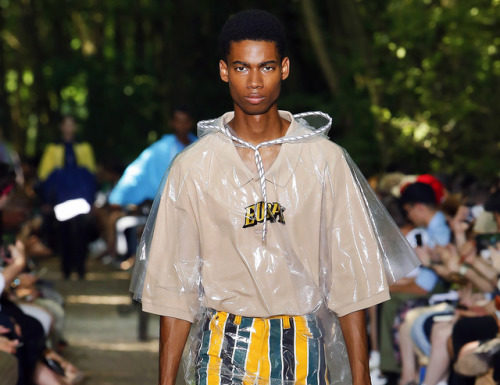 Fashion : Balenciaga SS18.