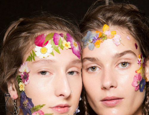 Fashion : Beauty @ Preen S.S 2017
Posted by x