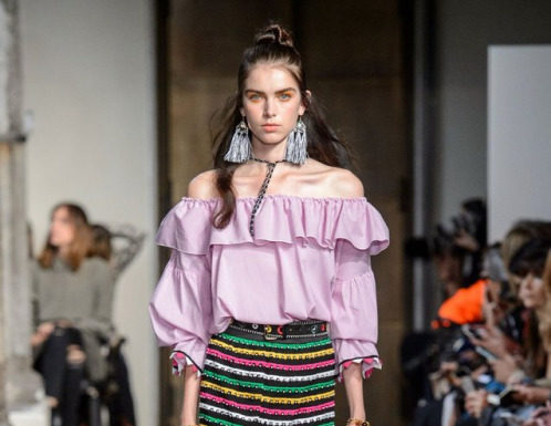 Fashion : blugirl shoulder flirt ss17. via BLUGIRL fresh ss17 MFW(ph…