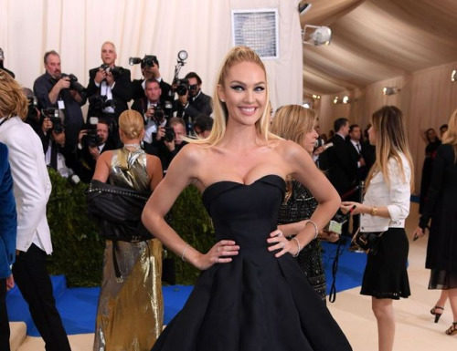 Fashion : Candice Swanepoel – Attends the Costume Institute Gala at the…