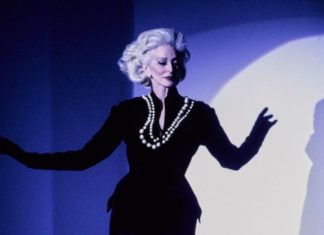Fashion : Carmen Dell’Orefice @ Thierry Mugler FW 95
Posted by x