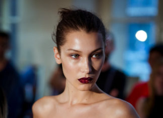 Fashion : clichey:
Bella Hadid by Jean Baptiste Soulliat 2016 Versace -…