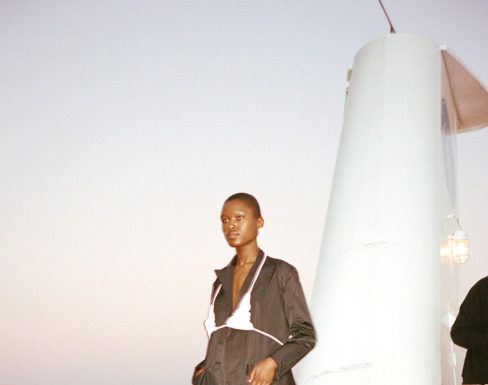 Fashion Editorial : 32-leaves:
By Maya Fuhr