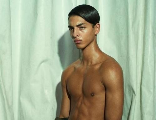 Fashion Editorial : 66lanvin:
5oho:
‘villa‘ ph by mel bles for masses magazine…