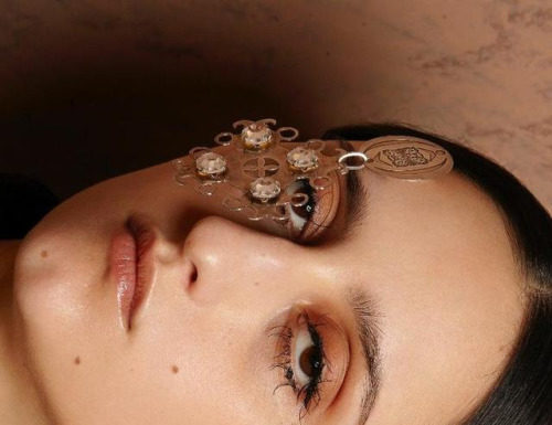 Fashion Editorial : ‘Between thirsty waves and fluid coral’Model: Jess…