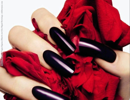 Fashion Editorial : Blanca Padilla for Vogue Espana (March 2017) by Miguel Reveriego