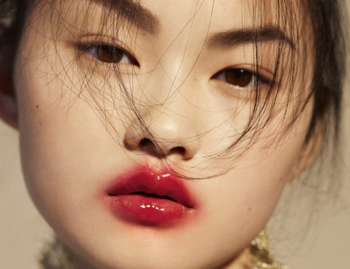Fashion Editorial : “Blurred Lines”
He Cong by Sharif Hamza for W…