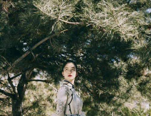 Fashion Editorial : cheongsaam:
‘Limitless,boundless,restless’
Ye YongXiang by…