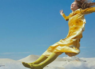 Fashion Editorial : cheongsaam:
‘Mirage’ Roos Abels by Txema Yeste
Numero Magazine…