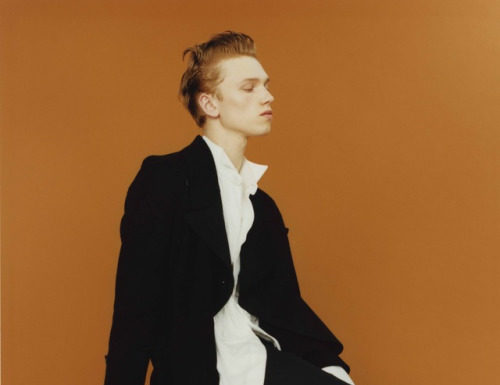 Fashion Editorial : dham-srifuengfung:oscar scott ph. dham srifuengfung for vogue…