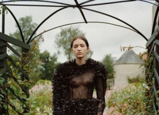 Fashion Editorial : fagunt:
Christopher Kane resort 2018