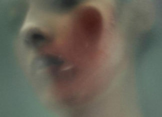 Fashion Editorial : Gaïa Orgeas by Rory Payne for Beauty Papers magazine.
Stylist:…