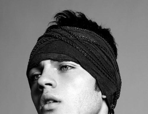 Fashion Editorial : hpyroli:
Tuleste | Silviu Tolu by Idris + Tony