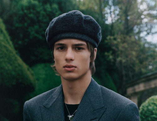 Fashion Editorial : izvoru:roman holiday_wallpaper magazine.jpg